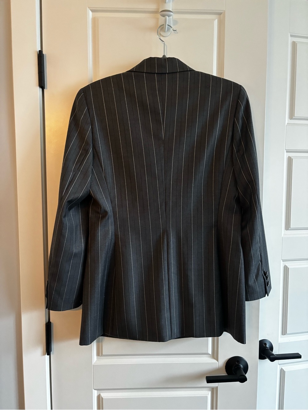 Vintage ESCADA Wool Silk Pinstripe Blazer 38 6/8 - Picture 3 of 8